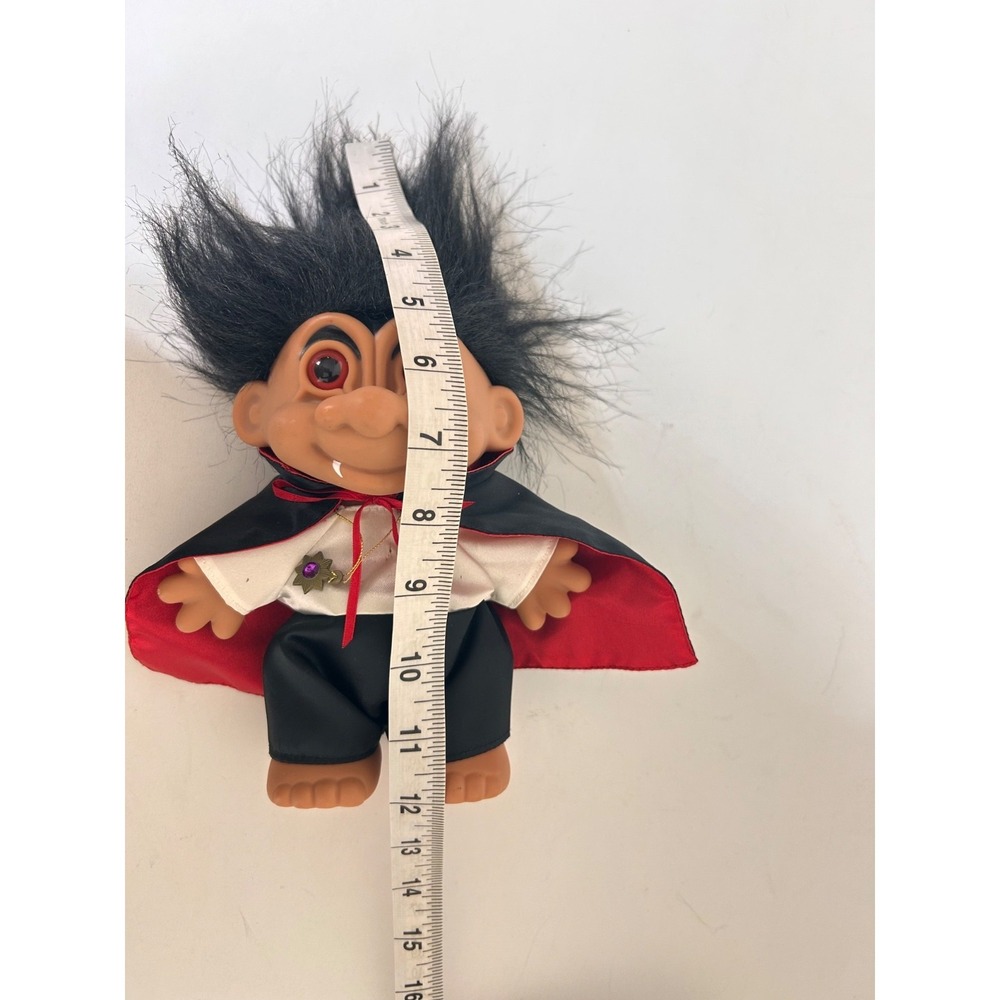 Vintage Russ Berrie Dracula Troll Red Eyes Cape Fangs Halloween Rare - Picture 4 of 8